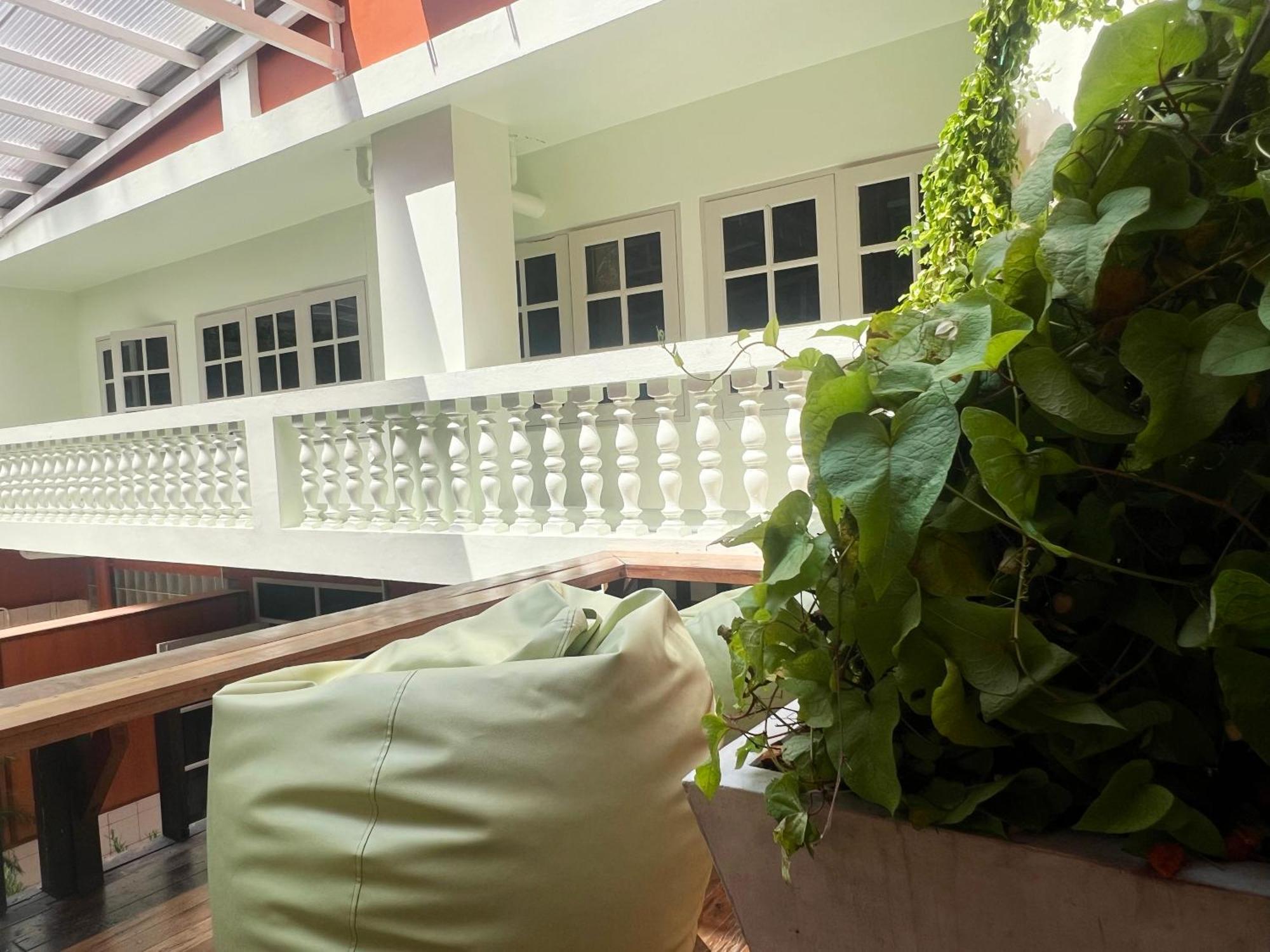 Vonden Garden By Merry V Bangkok Bagian luar foto