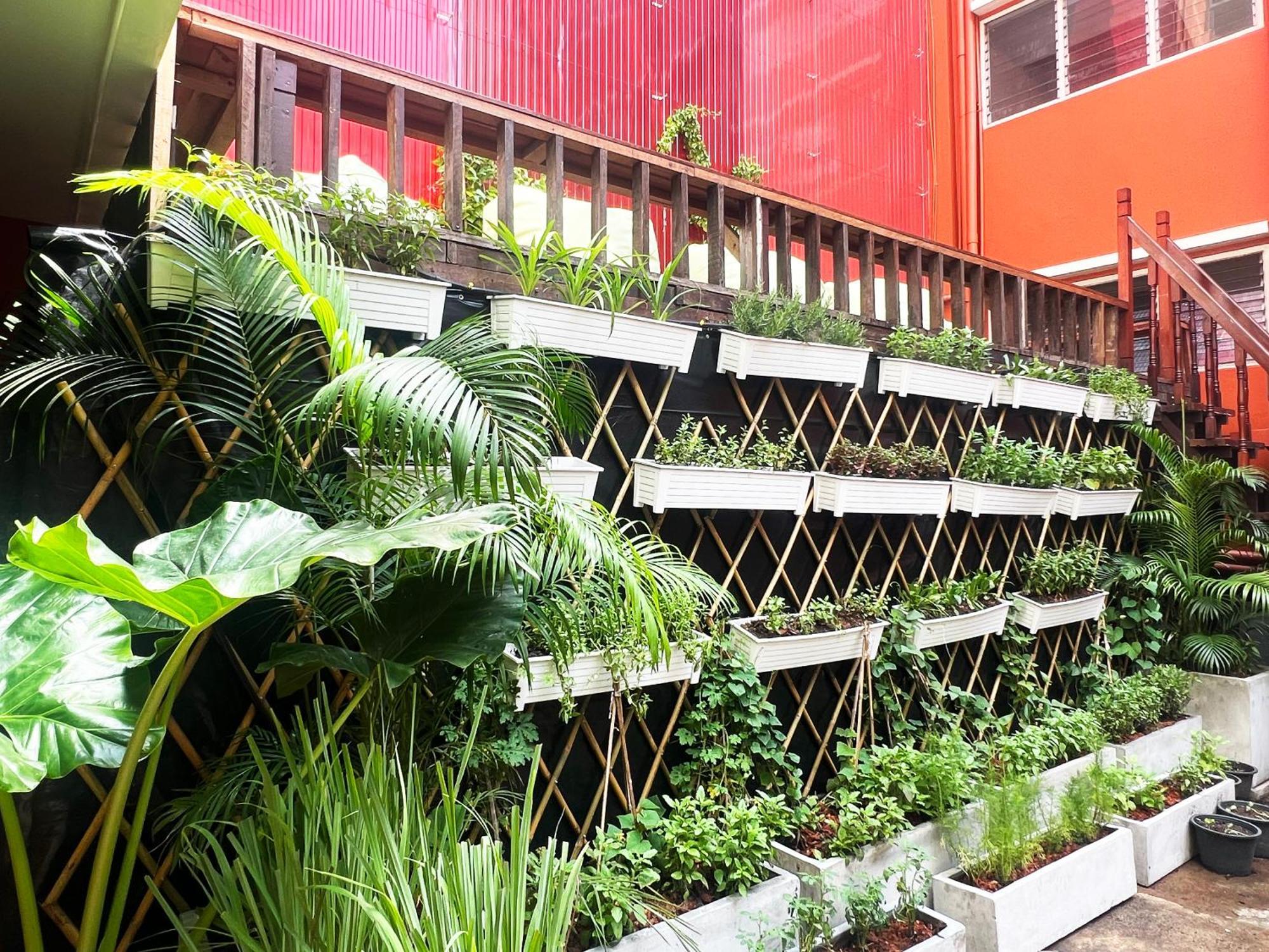 Vonden Garden By Merry V Bangkok Bagian luar foto